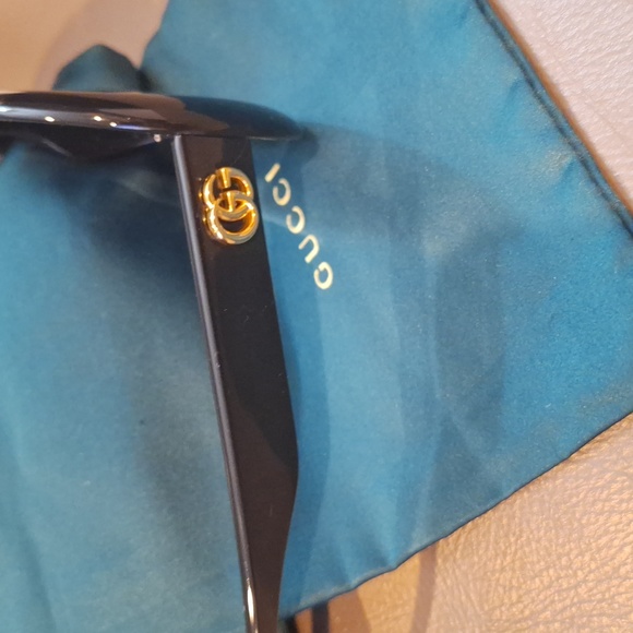 Gucci Sunglasses - Picture 2 of 7